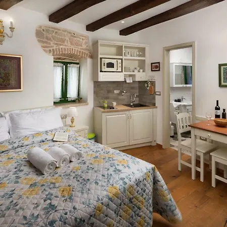 公寓 Monterosso Old Town 罗维尼